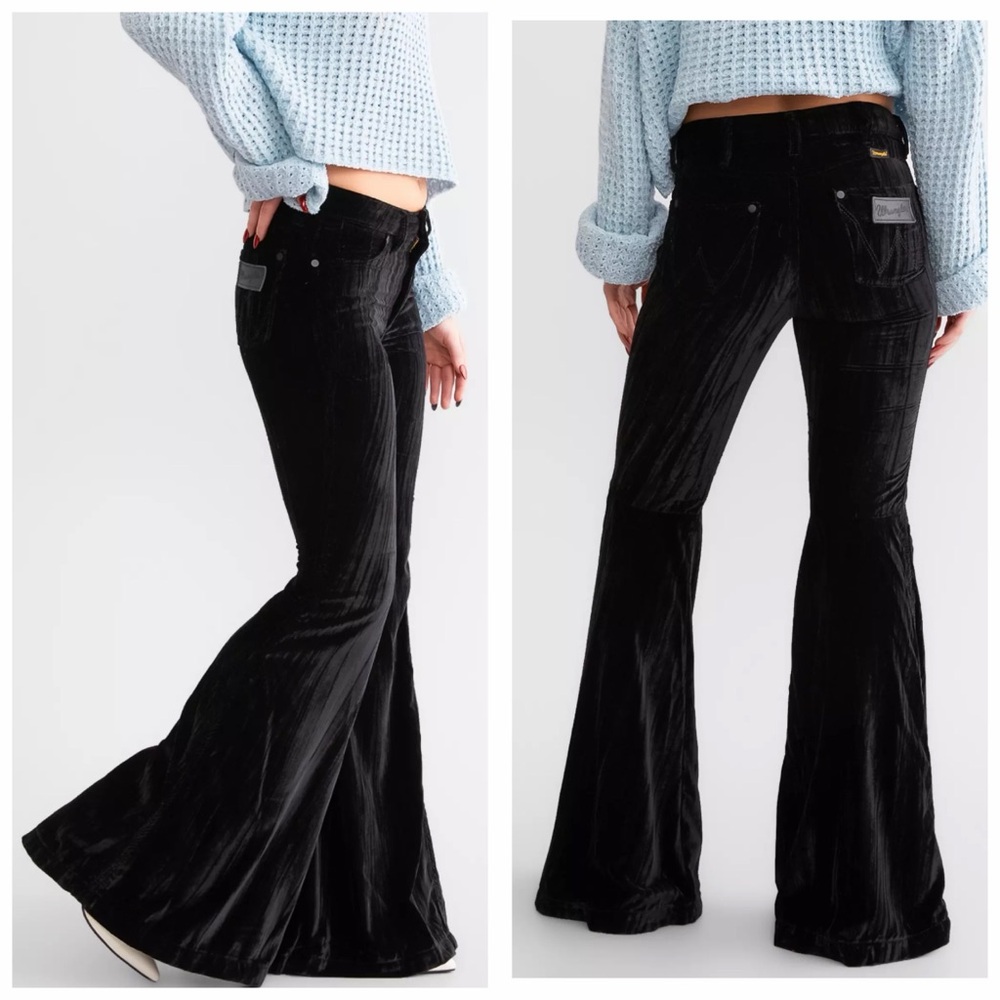 Wrangler Retro High Rise Velvet Trumpet Flare Pant